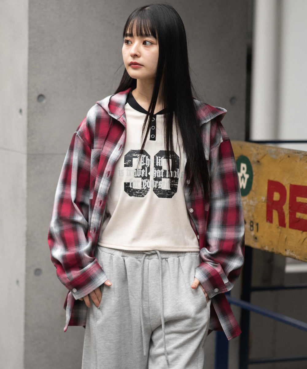 レッド　モデル：161cm F着用