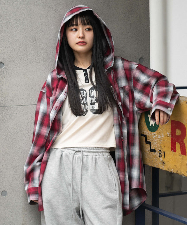 レッド　モデル：161cm F着用