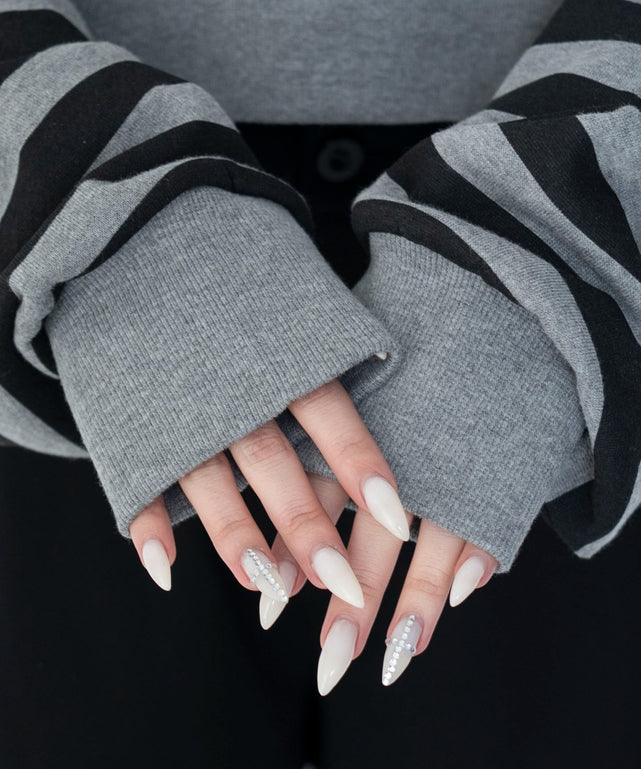 グラフィックオフショルショートスウェット