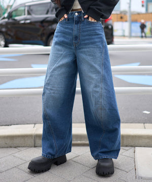 デニム中濃加工 モデル：160cm S着用