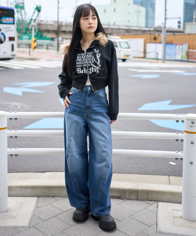 デニム中濃加工 モデル：160cm S着用