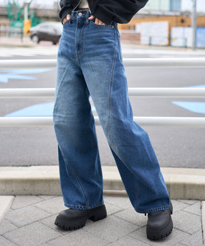 デニム中濃加工 モデル：160cm S着用