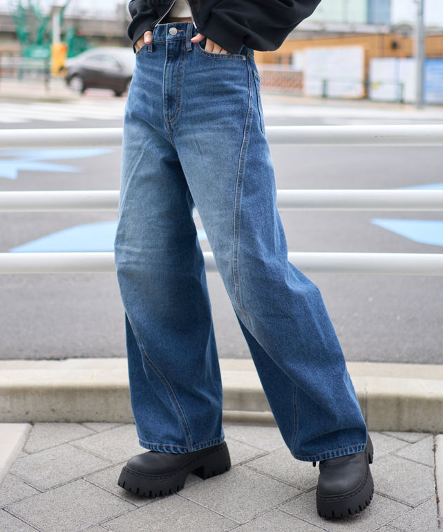 デニム中濃加工 モデル：160cm S着用