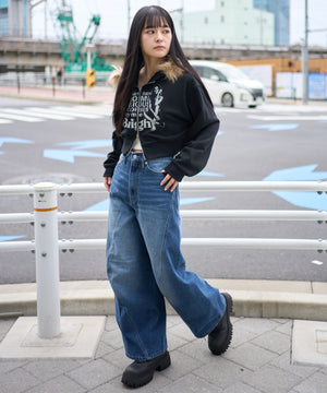 デニム中濃加工 モデル：160cm S着用