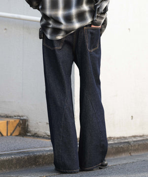 デニムインディゴ モデル：182cm L着用