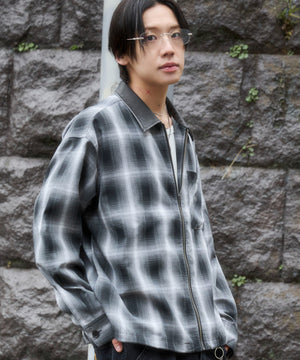 ブラックチェック1　モデル：175cm L着用