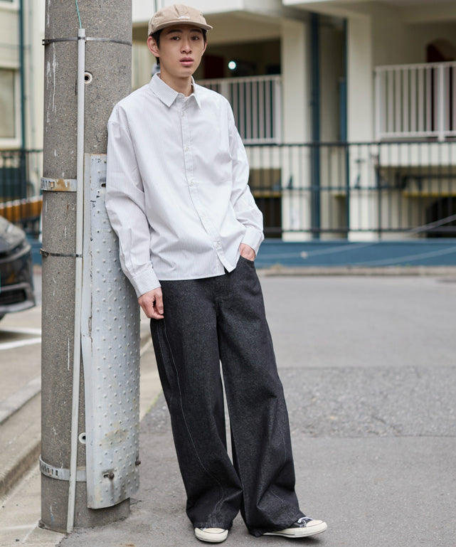 ホワイトストライプ  モデル：181cm L着用