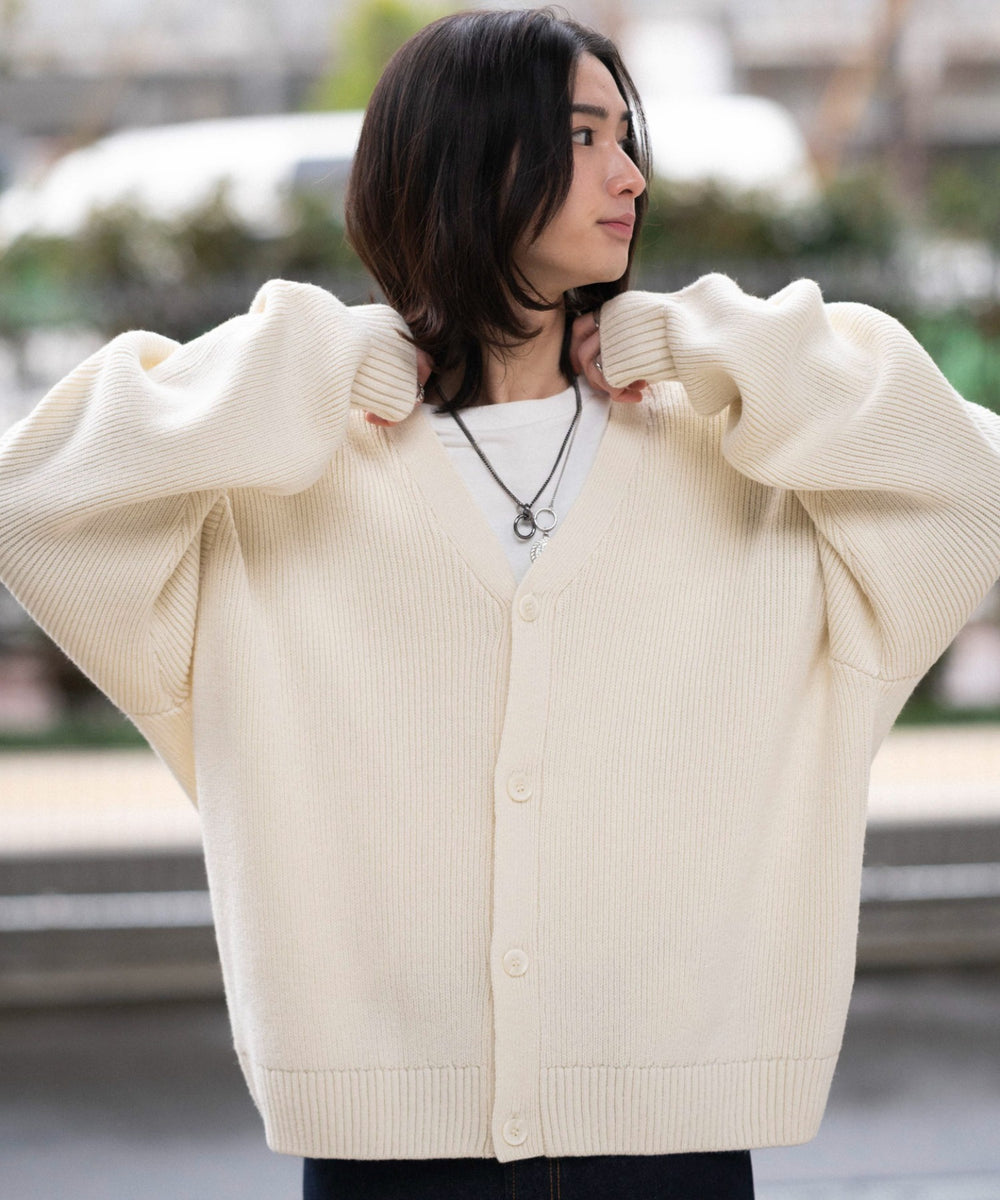 オフホワイト モデル：175cm L着用