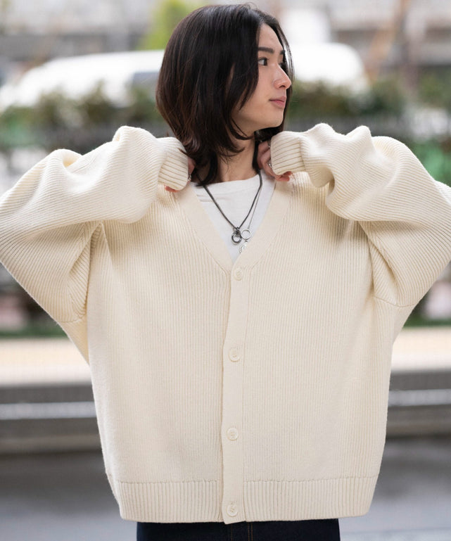 オフホワイト モデル：175cm L着用