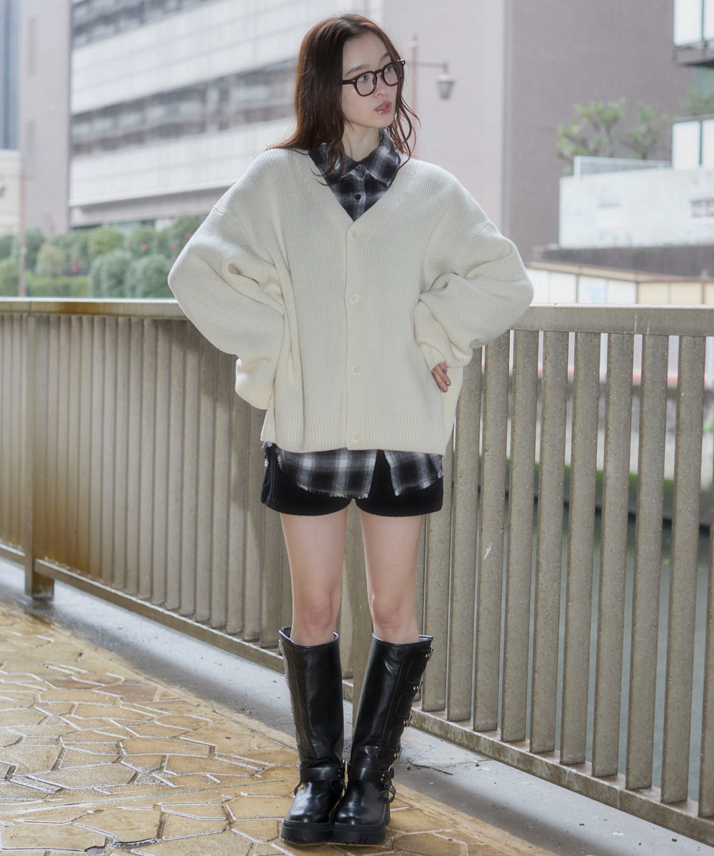 オフホワイト　モデル：163cm M着用