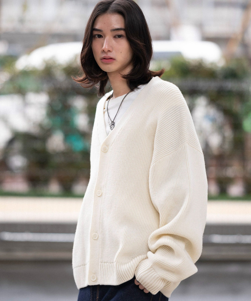 オフホワイト モデル：175cm L着用