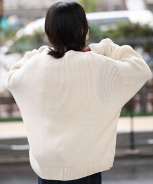 オフホワイト モデル：175cm L着用