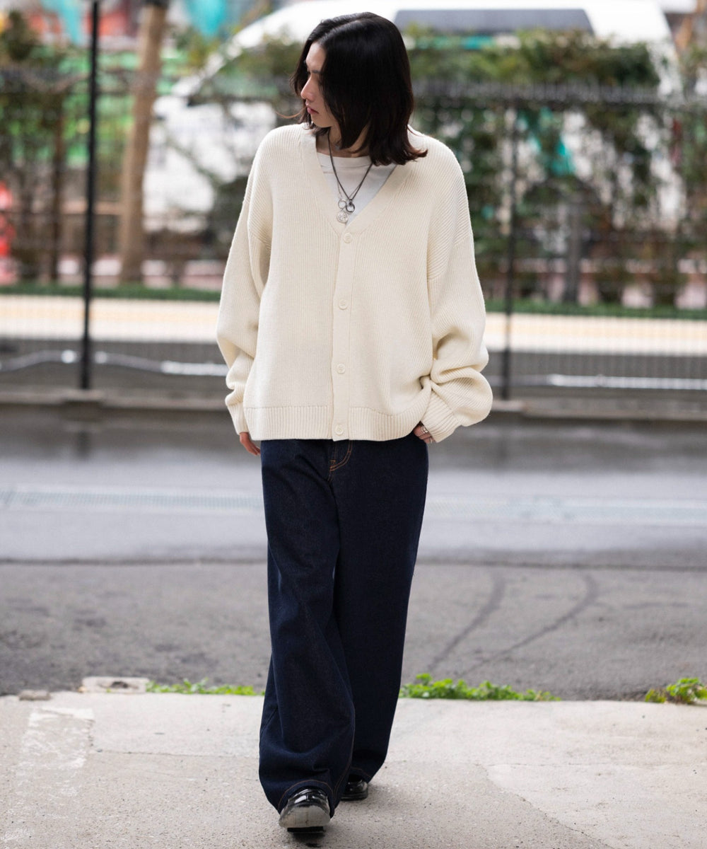 オフホワイト モデル：175cm L着用