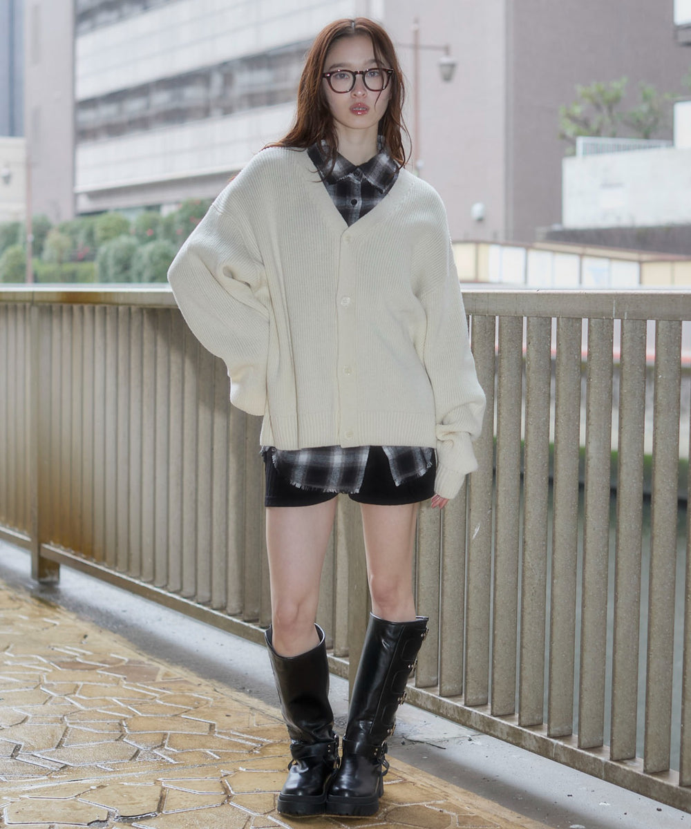 オフホワイト　モデル：163cm M着用