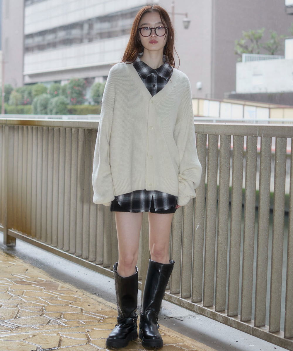 オフホワイト　モデル：163cm M着用