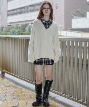 オフホワイト　モデル：163cm M着用