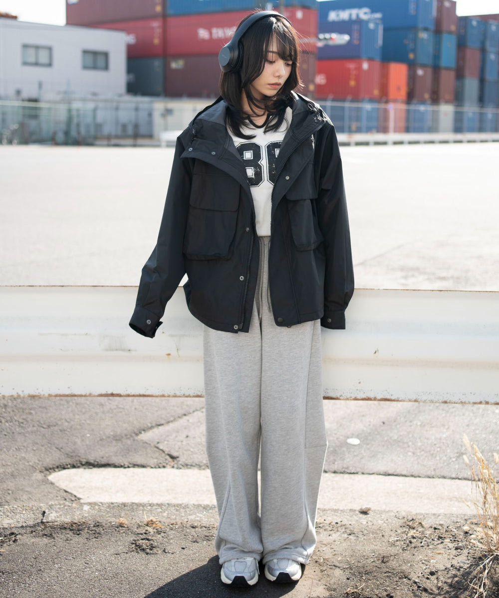 ブラック　モデル：159cm M着用