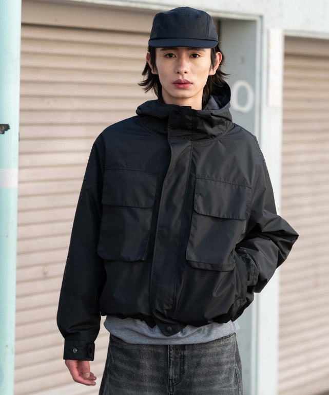 ブラック モデル：182cm L着用