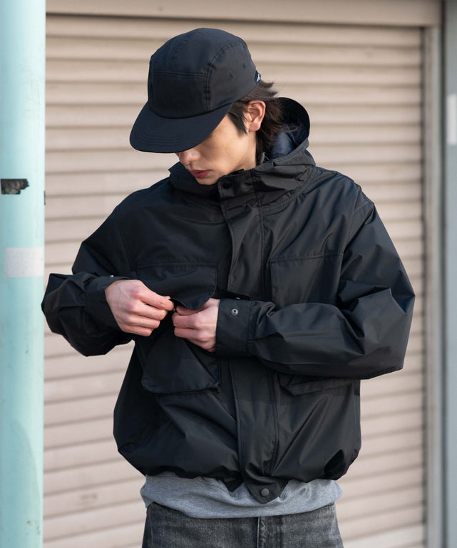 ブラック モデル：182cm L着用