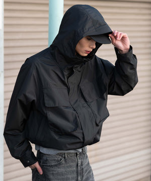 ブラック モデル：182cm L着用