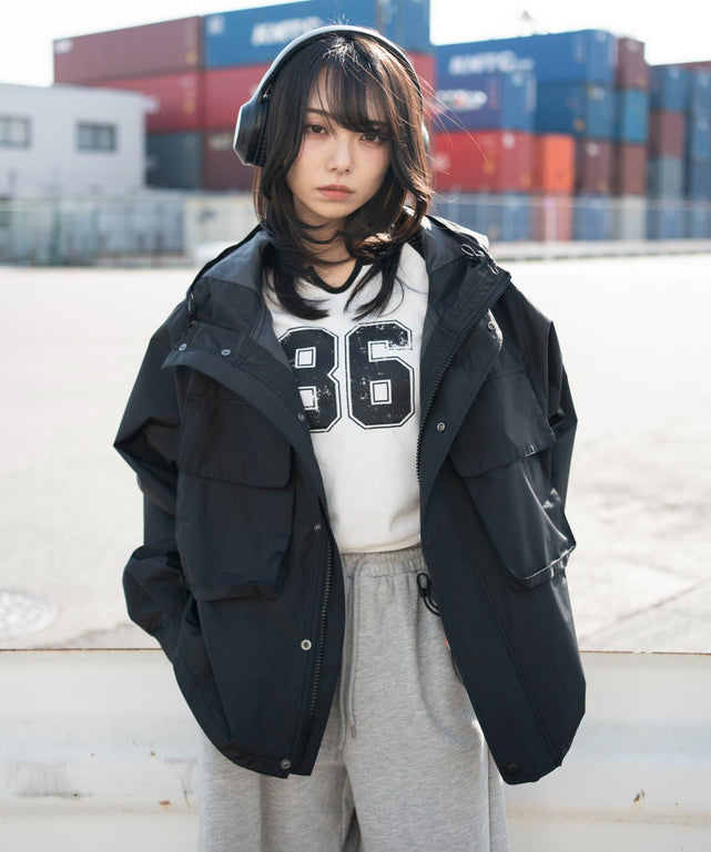 ブラック　モデル：159cm M着用