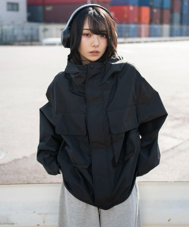 ブラック　モデル：159cm M着用