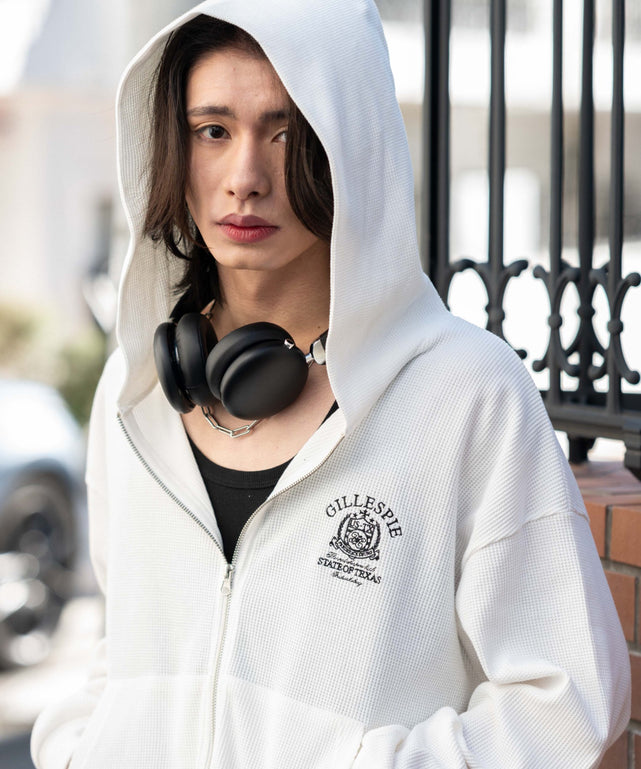 オフホワイト モデル：182cm L着用