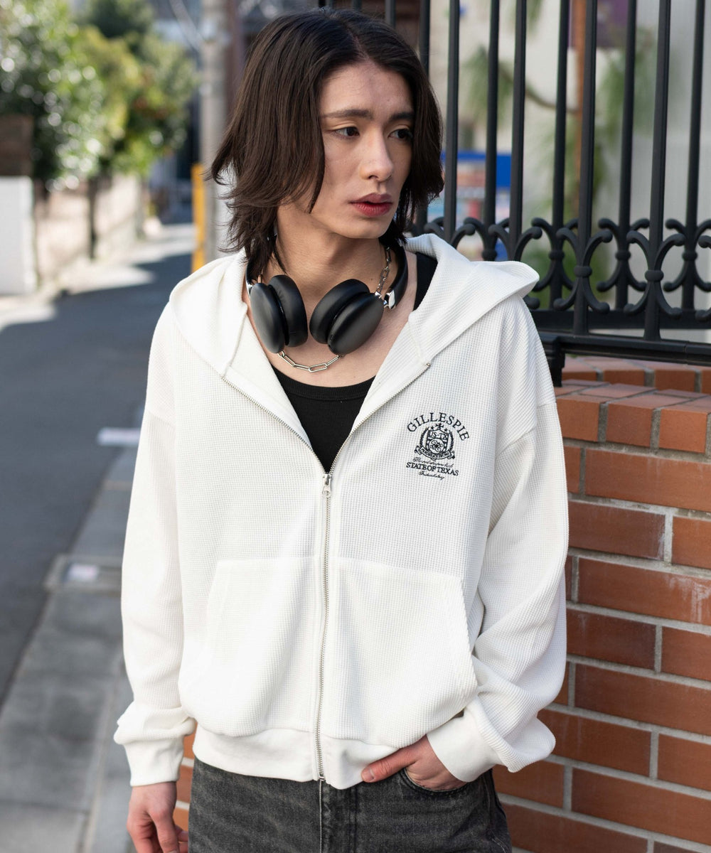 オフホワイト モデル：182cm L着用