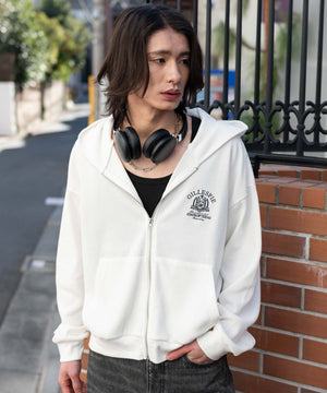 オフホワイト モデル：182cm L着用