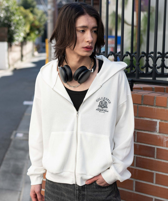 オフホワイト モデル：182cm L着用