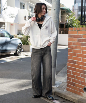 オフホワイト モデル：182cm L着用