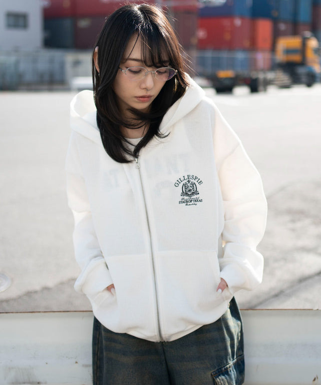 オフホワイト　モデル：159cm L着用