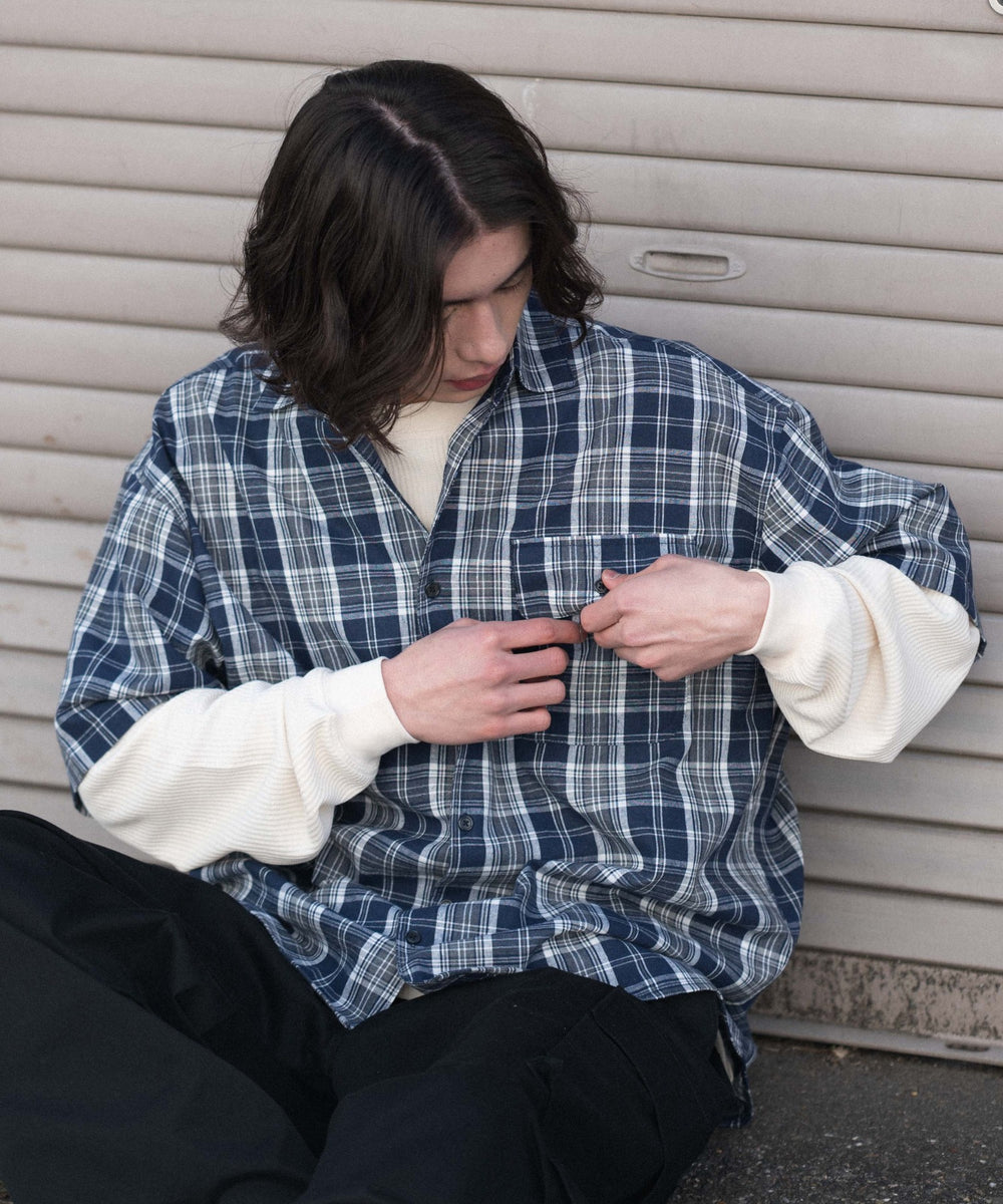 ブルーチェック1 モデル：182cm L着用