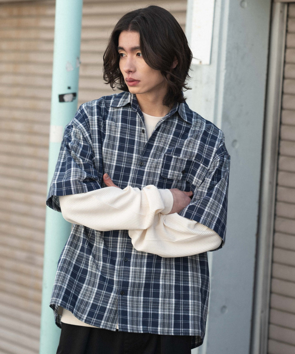 ブルーチェック1 モデル：182cm L着用