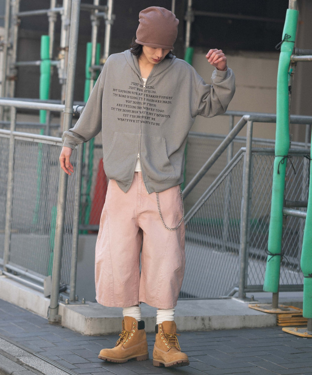 グレー モデル：182cm L着用