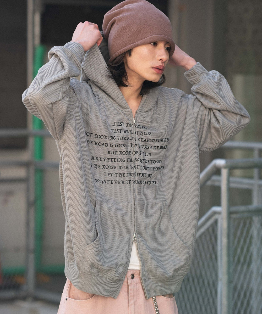 グレー モデル：182cm L着用