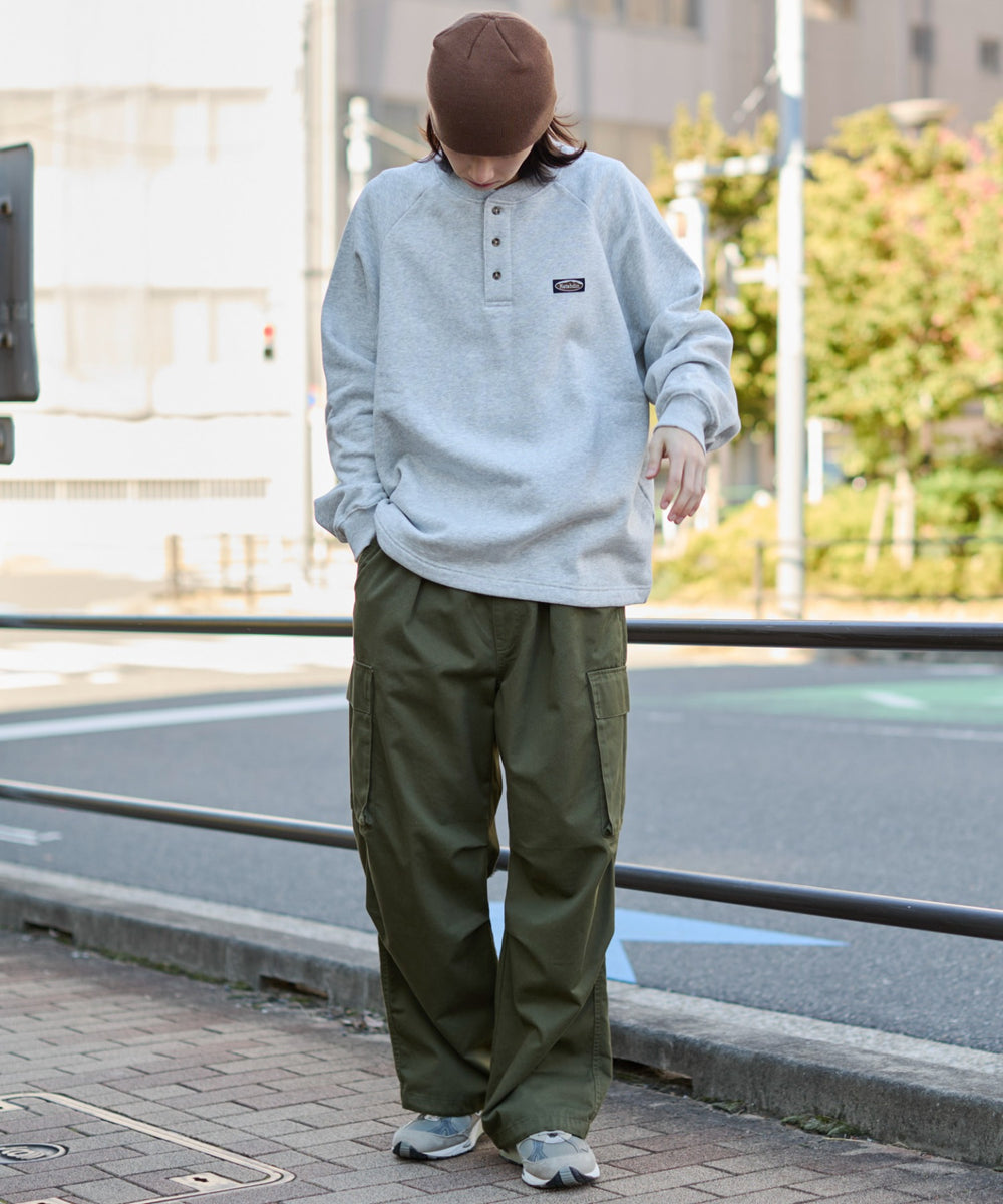 アッシュグレー モデル：175cm L着用