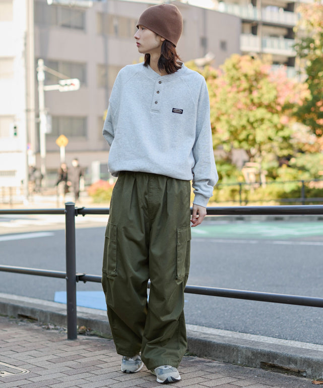 アッシュグレー モデル：175cm L着用