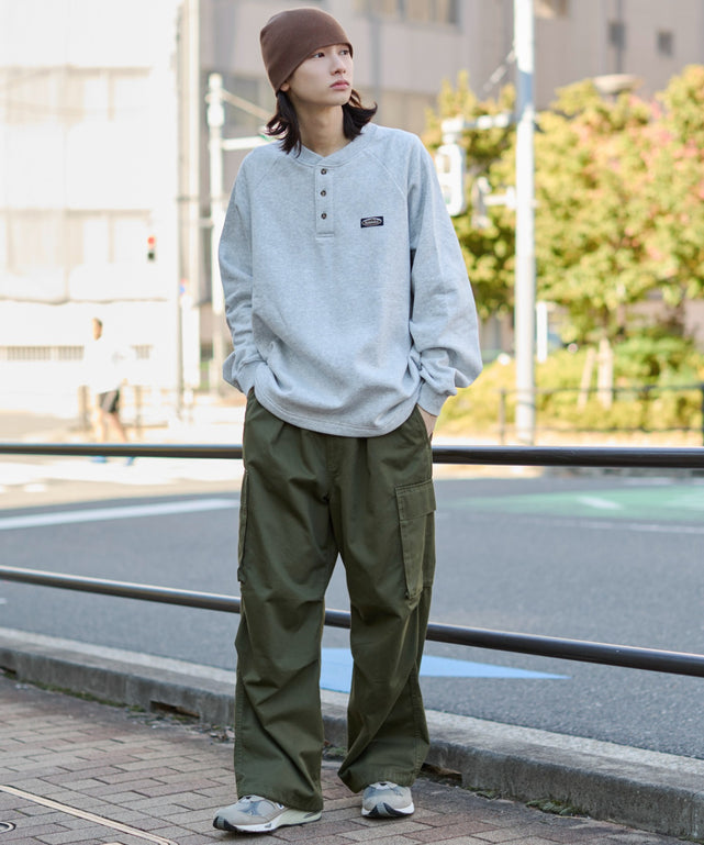 アッシュグレー モデル：175cm L着用