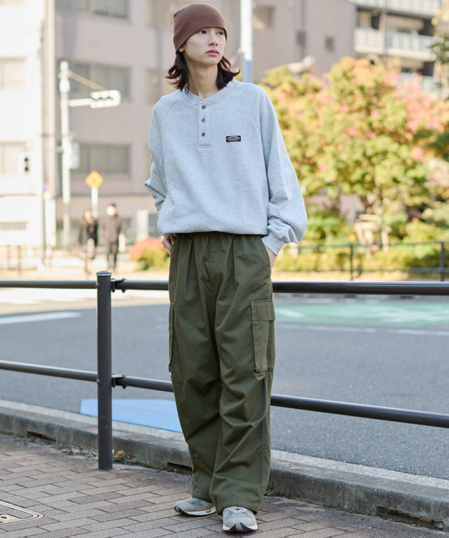 アッシュグレー モデル：175cm L着用