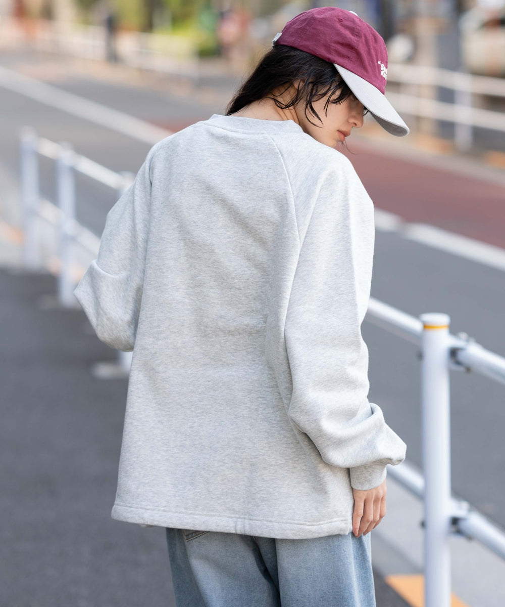 アッシュグレー　モデル：161cm M着用　