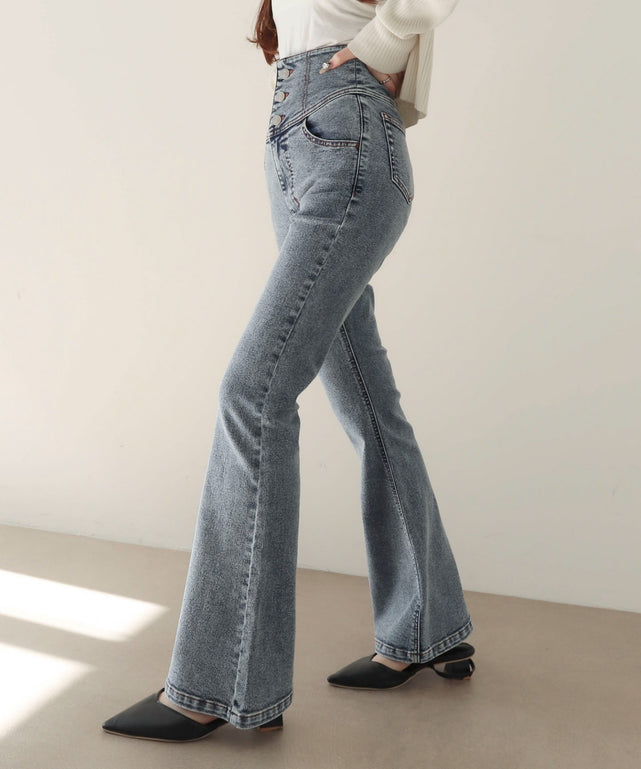 デニム中濃加工　モデル：160cm M着用