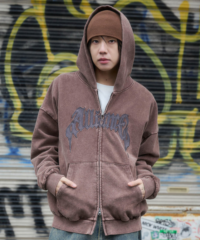 ブラウン　モデル：175cm L着用