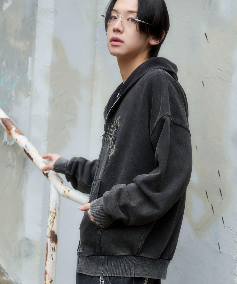 ブラック　モデル：175cm L着用