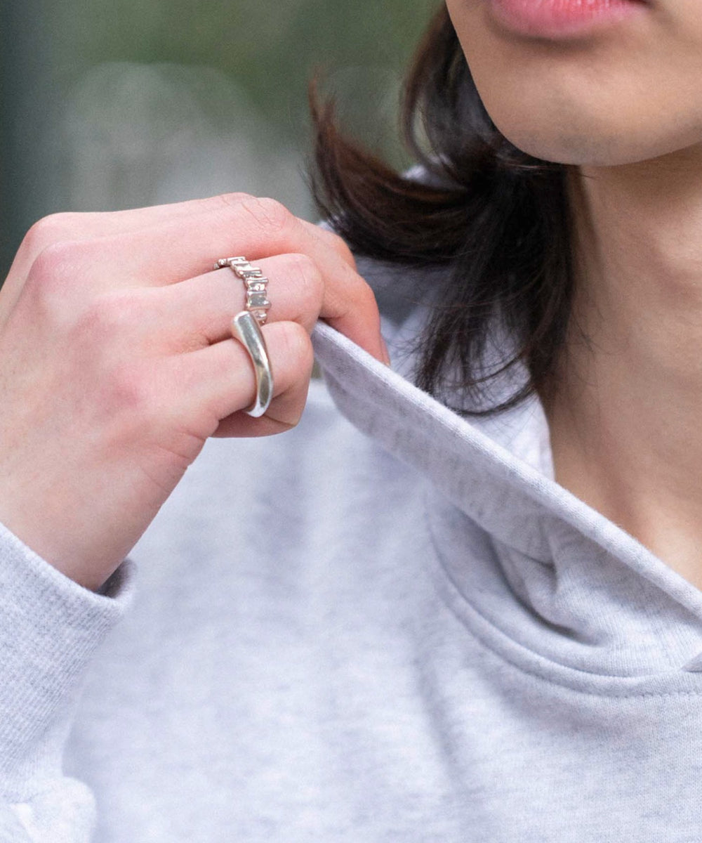 グラフィックロゴプルパーカー