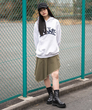 アッシュグレー モデル：160cm M着用