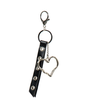 チャーム付きハトメベルトバッグ