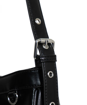 チャーム付きハトメベルトバッグ