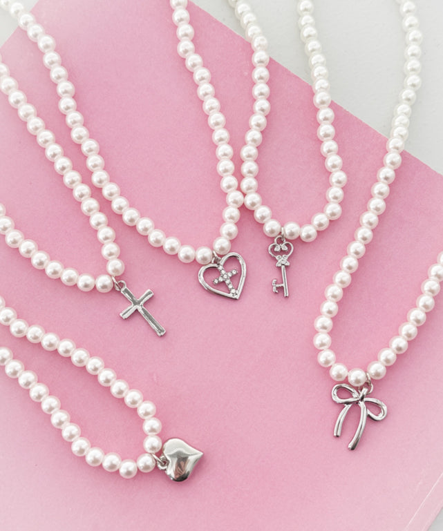 Lモチーフトップパールネックレス