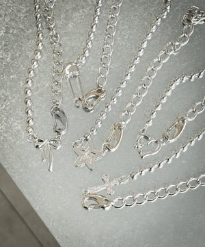 Lカラビナモチーフネックレス